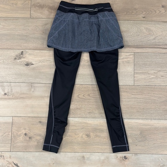 Athleta Women's Black and Gray Herringbone Skirted Leggings - Picture 12 of 16